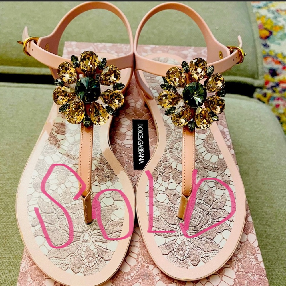 ❌❌SOLD❌❌Dolce & Gabbana sandals 37 (6.5-7)
